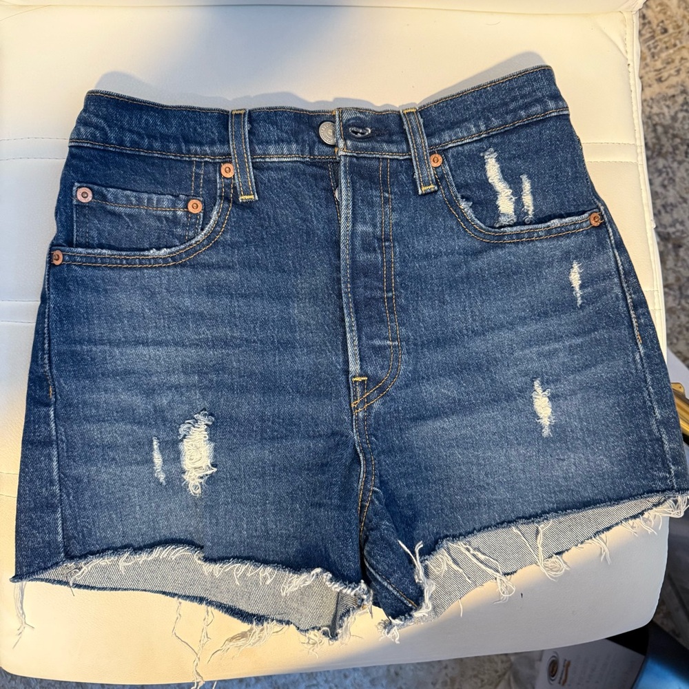 Levi’s Ribcage Jean Shorts